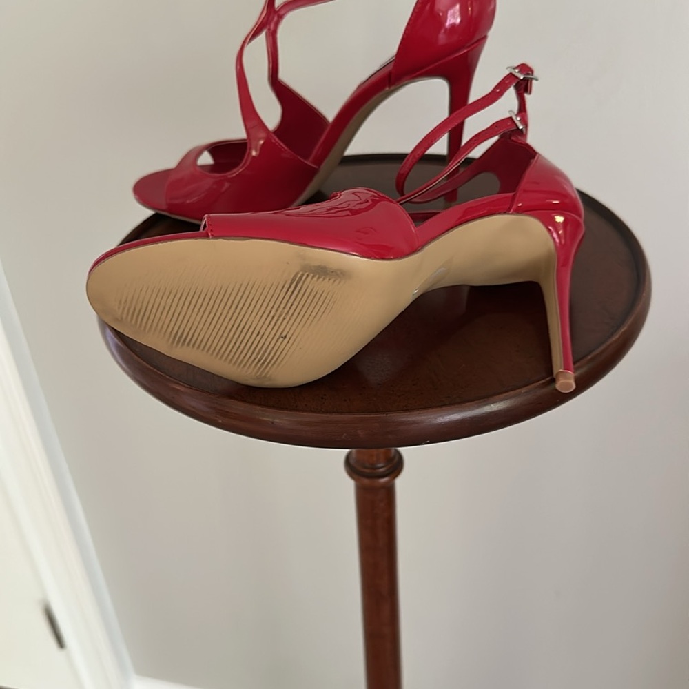 Red Strappy Heels❤️❤️❤️❤️🔥🔥🔥 - Picture 2 of 2